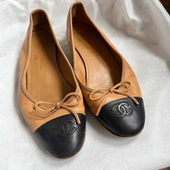 Chanel Nude Camel Lambskin Black Cap Toe Ballet Flat - Picture 3 of 8